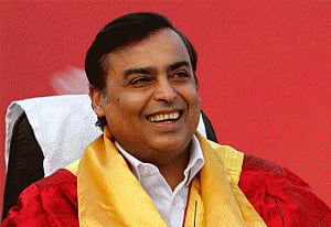 Mukesh Ambani lauds Modi's demonetisation, digital drives