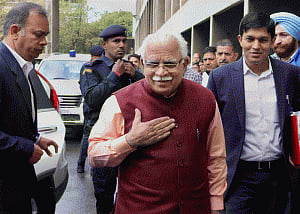 Khattar holds talks with agitating Jat leaders