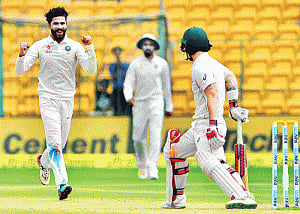 Wade, Jadeja get into argument post Maxwell dismissal