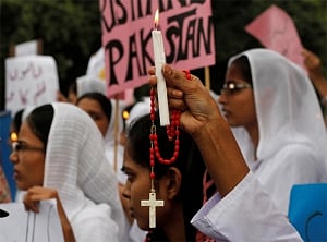 Pak prosecutor asks Christians to convert to avoid conviction