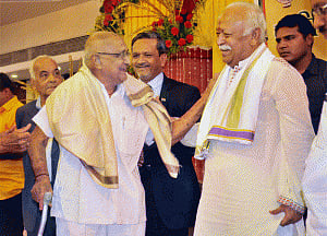 After Sena, Cong leader Sharief backs Mohan Bhagwat for Prez