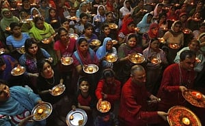 Hindu birth rate to drop dramatically: Pew