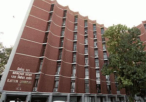 EC issues 'open challenge' to people to hack EVMs