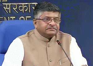 Prasad asks Mamata to make her stand clear on triple talaq