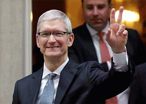 Apple gets permit to test self-driving cars in California