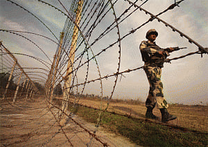 Pak violates ceasefire, shells loC posts in Poonch
