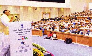 Stand up to political masters: HM to babus