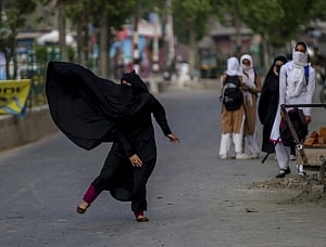 Colleges remain closed for 4th day in Kashmir