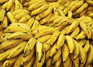 Pick banana, melon, cold milk to fight acidity