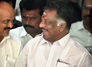 In talks with AIADMK (Amma) faction: Panneerselvam camp to SC