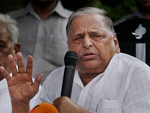 Will form new front if Akhilesh doesn't hand party reins to Mulayam : Shivpal