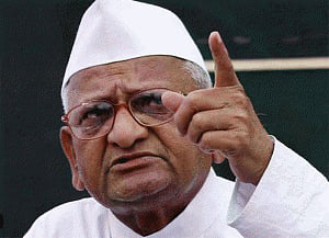 Deeply saddened by new controversy around Kejriwal: Hazare