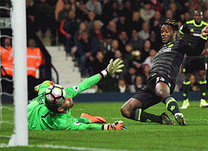 Chelsea beat West Bromwich to clinch EPl title