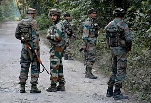 Massive search operation on in J&K's Shopian