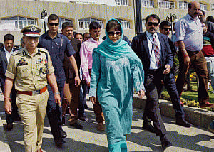 Majority of people want peace in state, says Mahbooba
