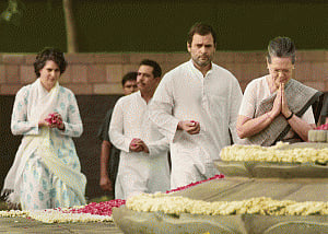 Cong pays tributes to Rajiv Gandhi on 26th death anniversary