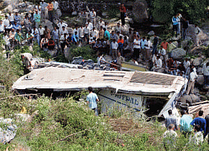 24 dead as bus plunges into gorge in Uttarakhand