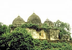 Babri case: CBI court summons Advani, Joshi on May 30