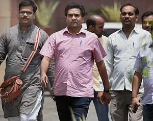 Mishra claims Rs 300 crore scam in medicine purchase