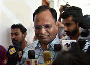 CBI examines Delhi minister Jain in money laundering case