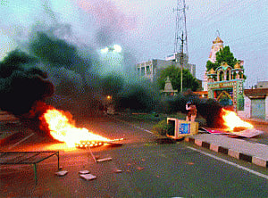 5 farmers die as stir turns violent in MP