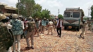 MP CM reaches out to farmers