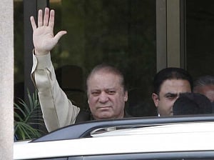 Pak PM Sharif appears before Panama Papers probe panel