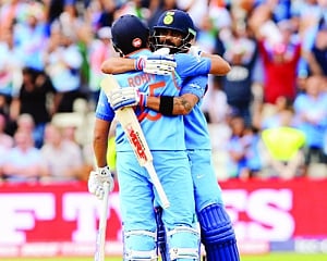 India set up blockbuster Final with Pak