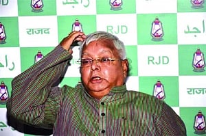 I-T slaps Benami Act on lalu's family