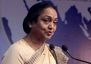 Opposition chooses Meira Kumar as its prez candidate