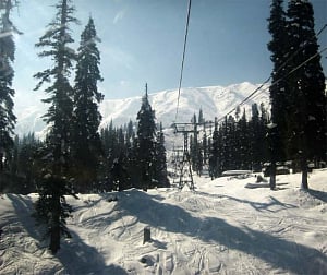 Cable car snaps in Gulmarg, 5 die, 4 from one Delhi family