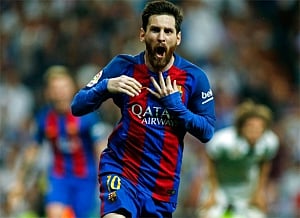 lionel Messi marries childhood sweetheart