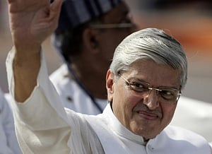 Gopalkrishna Gandhi is opposition's pick for vice president