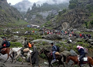Undeterred, another batch of pilgrims sets off for Amarnath