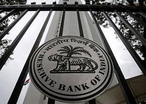 Pressure mounts on RBI to cut policy rate, say experts