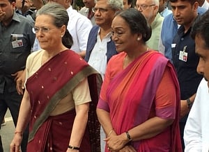 Prez poll is fight against 'divisive, communal vision': Sonia