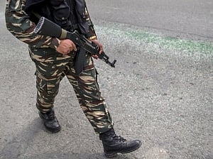 Soldier kills officer on loC over mobile phone row