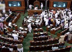 Oppn protest over farmers forces lS adjournment