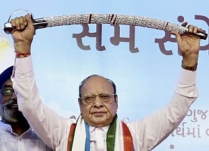 Vaghela's Cong exit to alter politics in poll-bound Guj