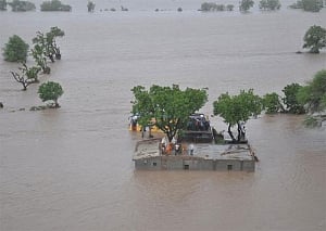 Guj floods: Modi announces Rs 500 cr interim relief