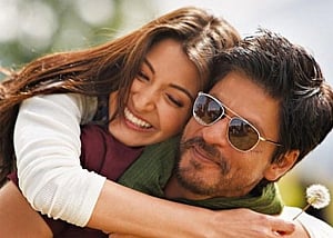 Shah Rukh even can romance a microphone, says Anushka