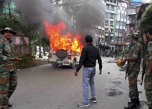 Pro-Gorkhaland supporters, police clash in Darjeeling hills
