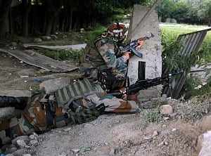 Major, soldier, two militants killed in Kashmir