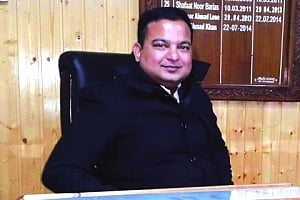 Sleazy pics land J&K babu in soup