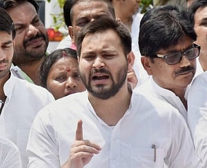 Tejashwi kicks off rally against Nitish's 'opportunistic alliance'