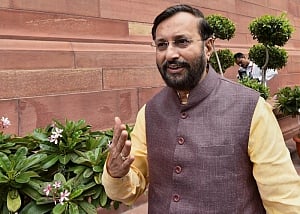 Mamata government decides against Centre's I-Day celebration rules, Javadekar hits back