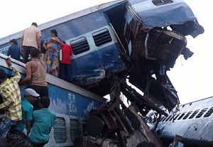 Derail: Rlys,UP govt doing everything possible to help: PM
