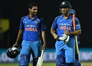 Dhoni told me to bat like I do in Test cricket: Bhuvneshwar