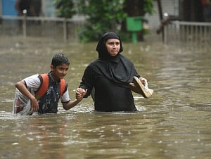 Downpour paralyses Mumbai, west Maharashtra, PM expressed concern