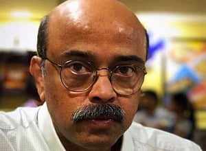 Doctor's death during Mumbai floods: Four arrested